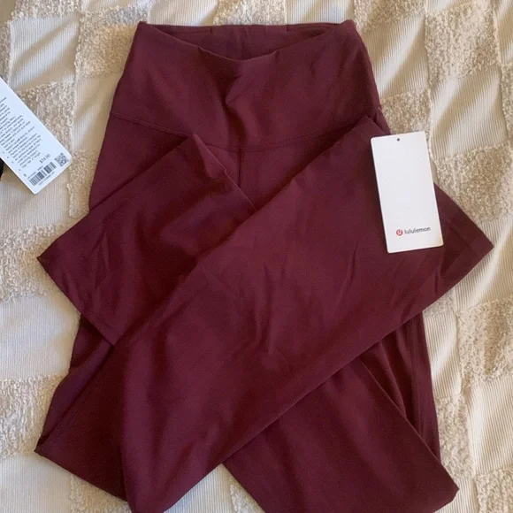 NWT! Lululemon groove SHR Flared pant regular - Picture 3 of 5
